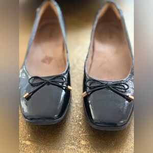 Cole Hahn Chic patent Leather Black Ballet Flats size 8